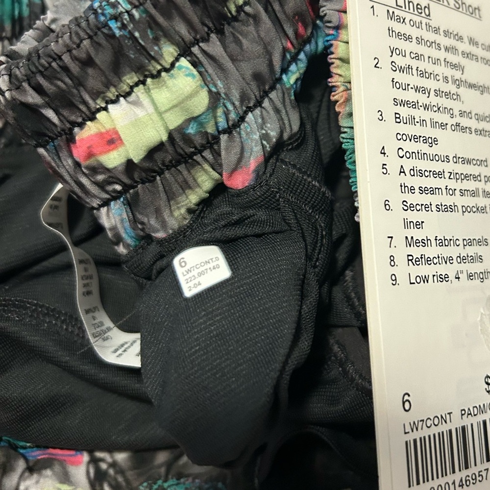 *NWT* RARE Lululemon Hotty Hot LR Short 4 inch Lined - Picture 10 of 11